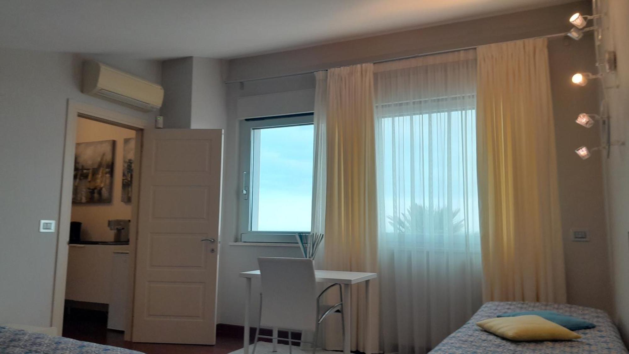 Just Blue Hotel Montesilvano Luaran gambar
